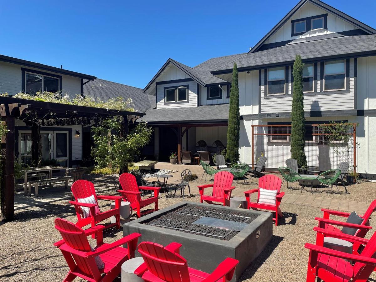 The Setting Inn Willamette Valley Нюбърг Екстериор снимка