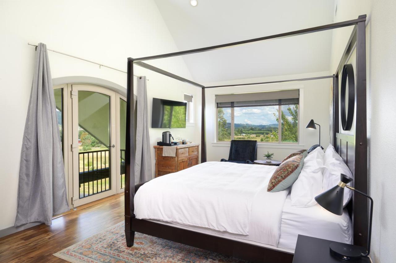 The Setting Inn Willamette Valley Нюбърг Екстериор снимка